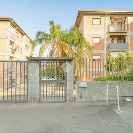 5 LOCALI A GRAVINA DI CATANIA