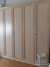 Armadio + comodini e altro in omaggio