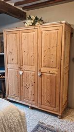 Armadio in legno