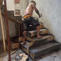 Lavoro di muratura , piastrellista ,cantongesso