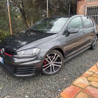 Volkswagen Golf 2.0 TDI DSG 5p. Highline BlueMotio