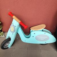 Bicicletta in legno senza pedali