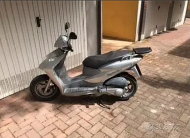 Honda dylan 125