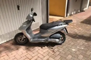Honda dylan 125