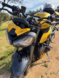 STREET TRIPLE 765 RS