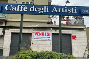 Locale Negozio Bar Caffè Ristorante Bagno Roma est