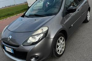 Clio 1.2benz 5 porte neopatentati