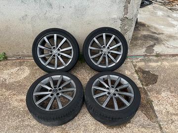 4 RUOTE CERCHI IN LEGA 16" VOLKSWAGEN POLO 2014