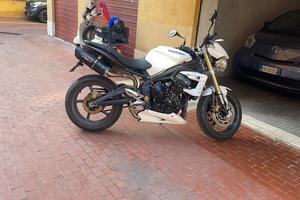 Triumph street triple 675 2011