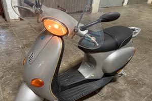 Scooter Vespa et2
