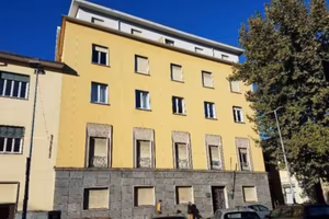 Immobile in asta di 343 m² con più di 5 locali a B