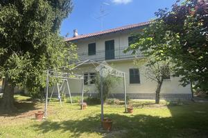 CASA INDIPENDENTE A BEREGAZZO CON FIGLIARO