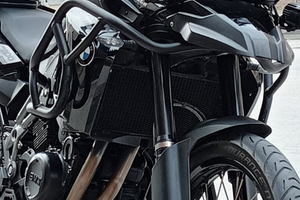 Gs F 800 tripla black