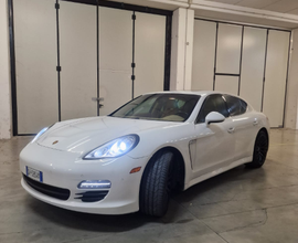 Porche panamera 4 4x4 benzina con tettuccio apri
