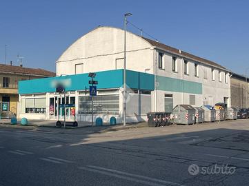 MULTILOCALE A FERRARA