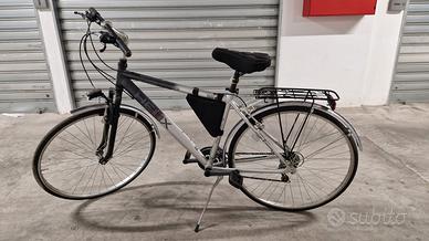 Bici Trekking Helix ammortizzata + Accessori