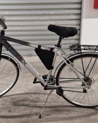 Bici Trekking Helix ammortizzata + Accessori