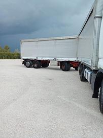 Camion con rimorchio