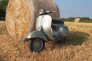 Vespa Sprint 150 conservata da passaggio 