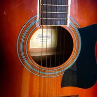 Chitarra acustica IBANEZ