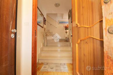 CASA SEMINDIPENDENTE A LUCERA