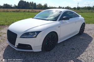 Audi TT Coupé 2.0 TDI quattro S tronic S.LINE
