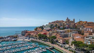 4 LOCALI A IMPERIA