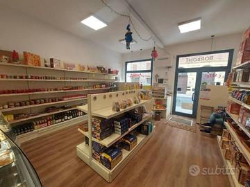 Attività / Licenza di 53 m² a Ferrara