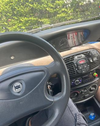 Lancia y senza passaggio