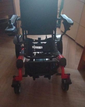 sedia a batteria per persone diversamente abile