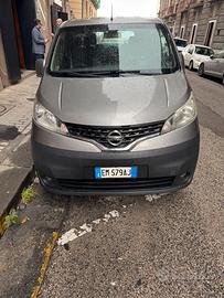 Nissan 7 Posti