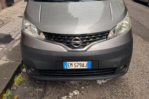 Nissan 7 Posti