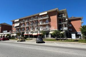 SPLENDIDO TRILOCALE CON TERRAZZO - BARACCONE CASTA