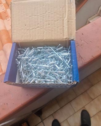 Confezione nuova 500 Rivetti in alluminio