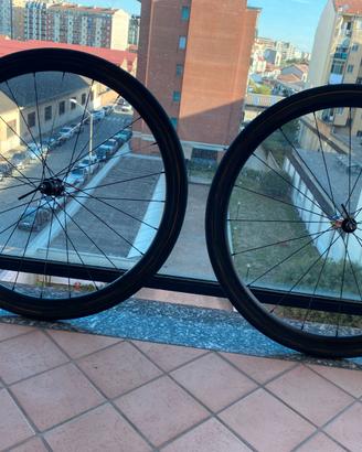 Ruote carbonio tubolare 700C – DT Swiss 240s – rim