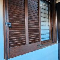 7 serramenti in legno con persiane ,c/zanzariere