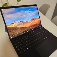 Microsoft Surface Pro X con penna e accessori