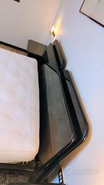  LETTO CON COMO' E COMODINI.