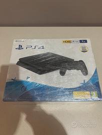 Playstation4 slim 1TB seminuova, prezzo trattabile