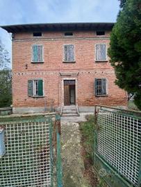 Casa indipendente di 159 m² con più di 5 locali a 