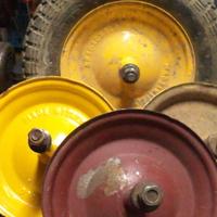 Tre cerchi e ruota completa per carriola