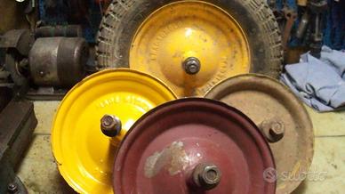 Tre cerchi e ruota completa per carriola