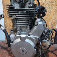 Suzuki dr 350 motore