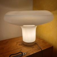lampada Lesbo di Mangiarotti per Artemide