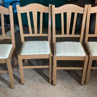 Sedie, tavolinetto, quadri, sedia da scrivania