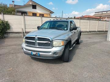 Dodge RAM 1500 doppia cabina