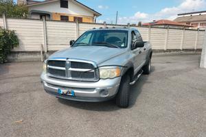 Dodge RAM 1500 doppia cabina