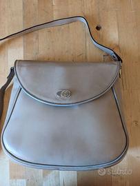 Borsa con tracolla elegante in pelle beige