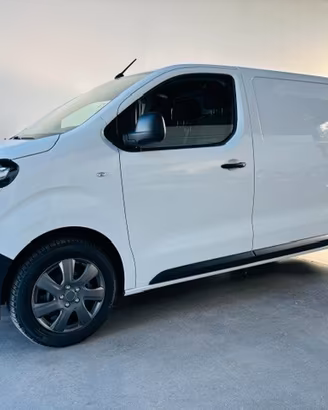 Opel Vivaro 1.5 Diesel 120CV,PASSO LUNGO ,PERMUTAB