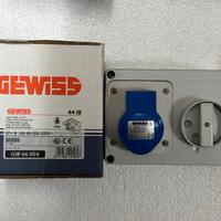 Gewiss GW66004 presa interbl. 2P+T 16A completa